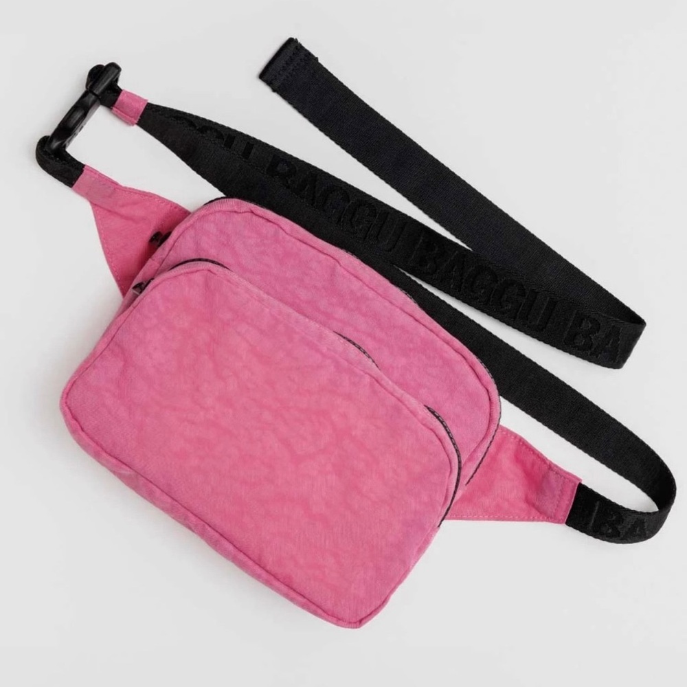BAGGU Azalea Pink fanny pack with Black Strap